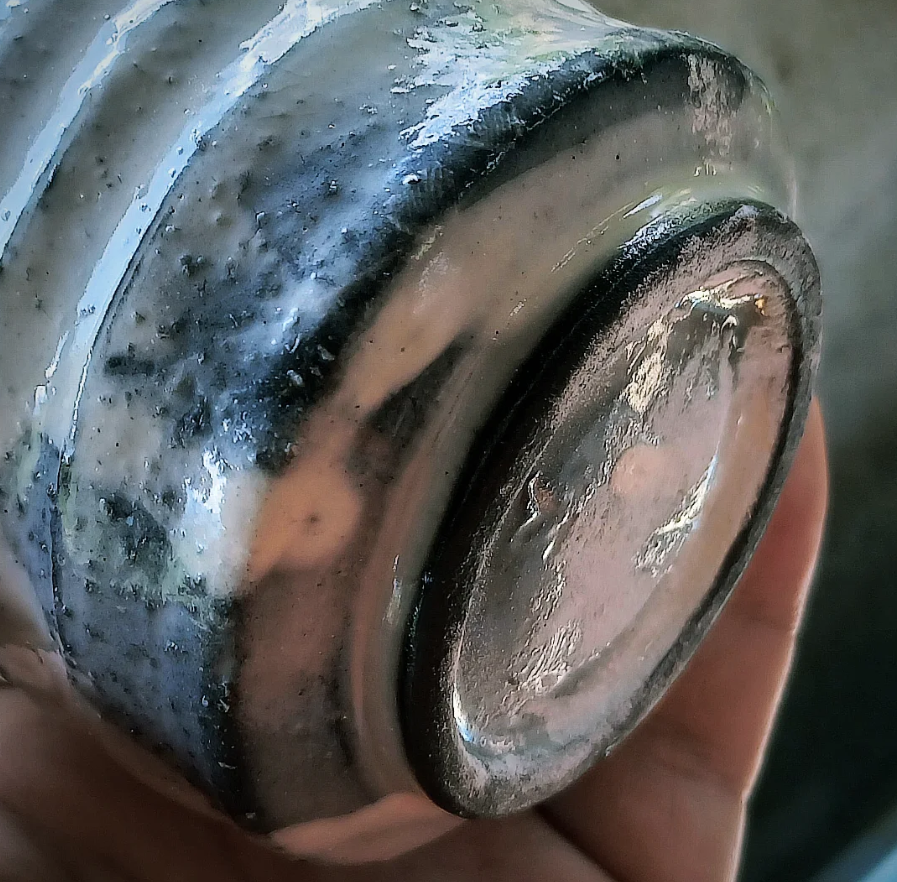 Kohiki vessel showing layered slip and glaze